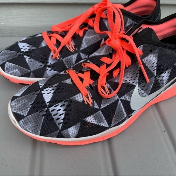 Nike Free Trainer Fit 5.0 Running Shoes Black White Lava Glow Size 7 Women’s - Picture 4 of 10